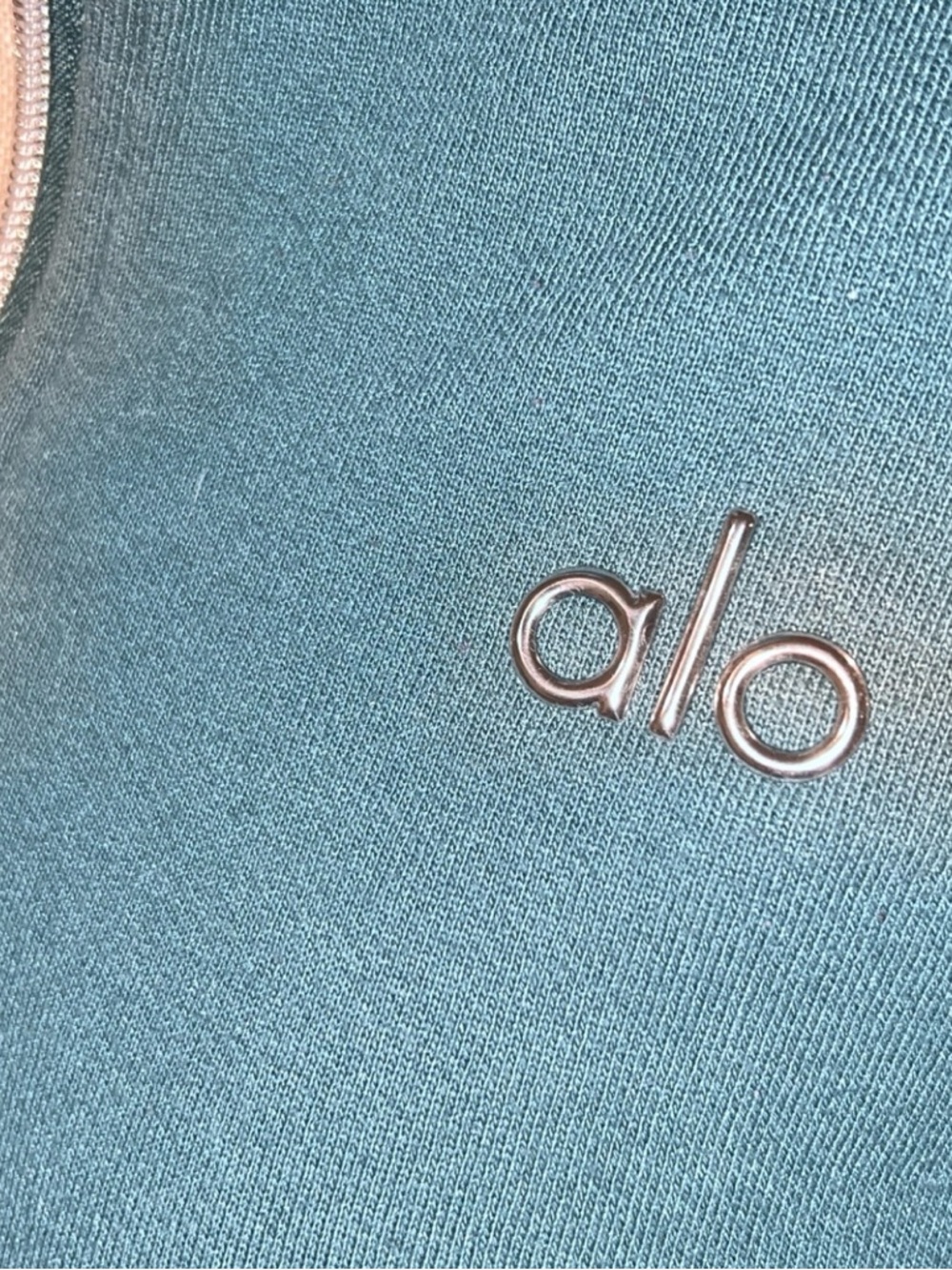 ALO Yoga Evergreen 1/4 Zip Sweatshirt - Picture 4 of 6